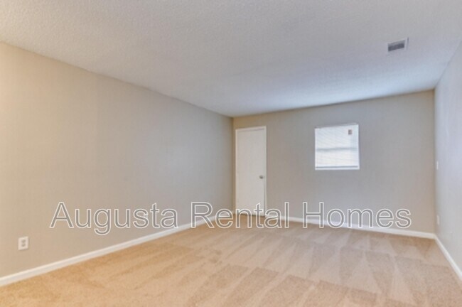Building Photo - 3001 Strickland Ct