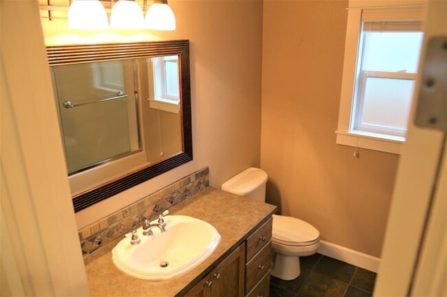 Building Photo - 4 bed/2 bath 1000 feet From Monroe