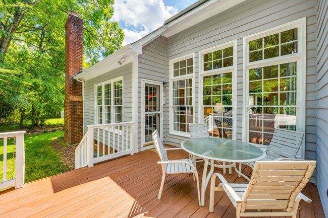 Building Photo - Exceptional 4 Bedroom Ranch in Steele Creek!