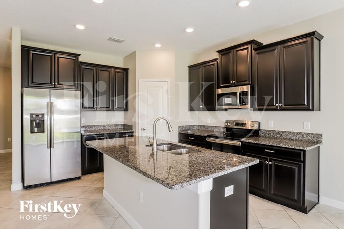 Building Photo - 9821 Ivory Dr