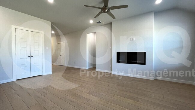 Building Photo - 912 Jackrabbit St