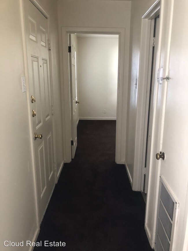 Building Photo - 603 SUTTON Dr