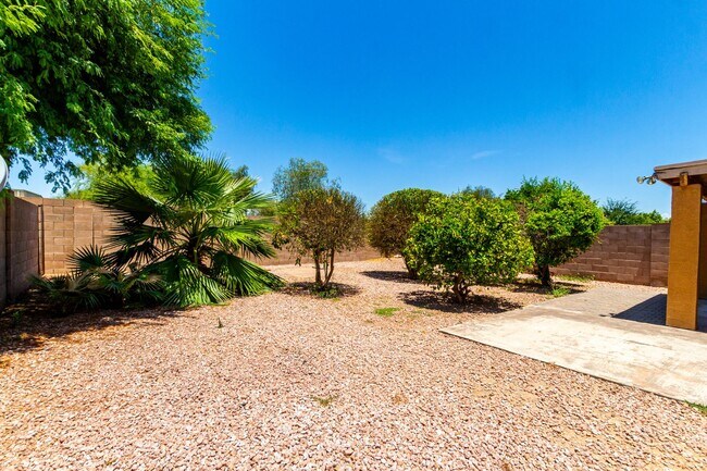 Building Photo - Beautifully Updated 3-Bedroom Home in Prem...