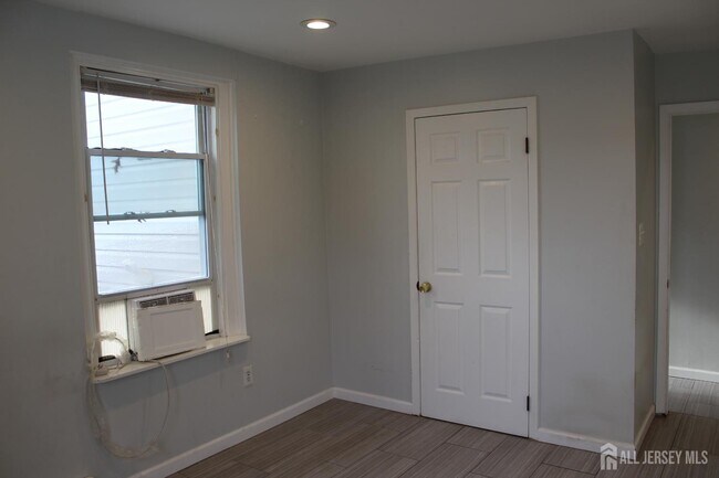 Building Photo - 899 Green St