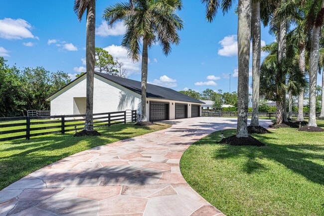 Building Photo - 6186 Duckweed Rd