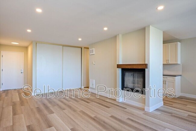 Building Photo - 601 Oakland Ave