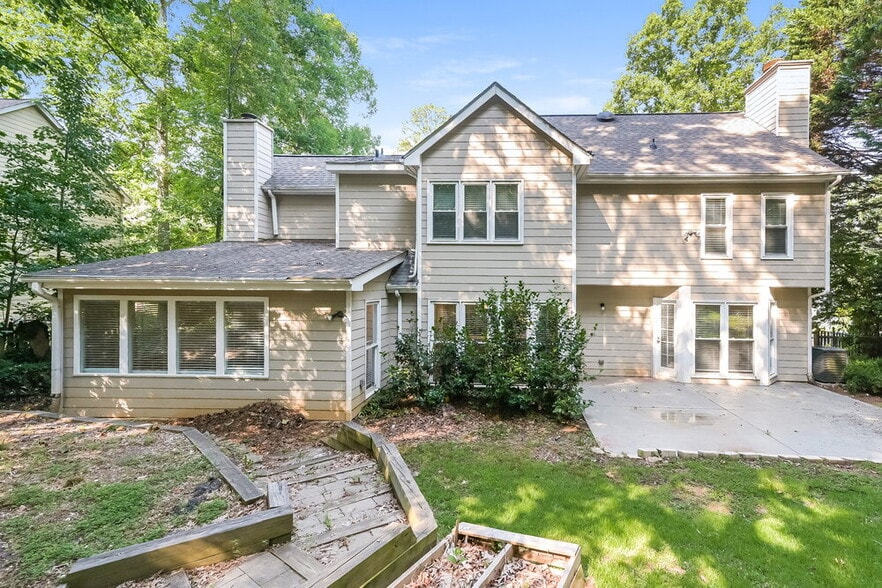 Building Photo - 2570 Broadmoor Ct