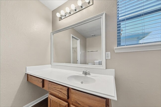 Building Photo - 16311 Hayesford Ln