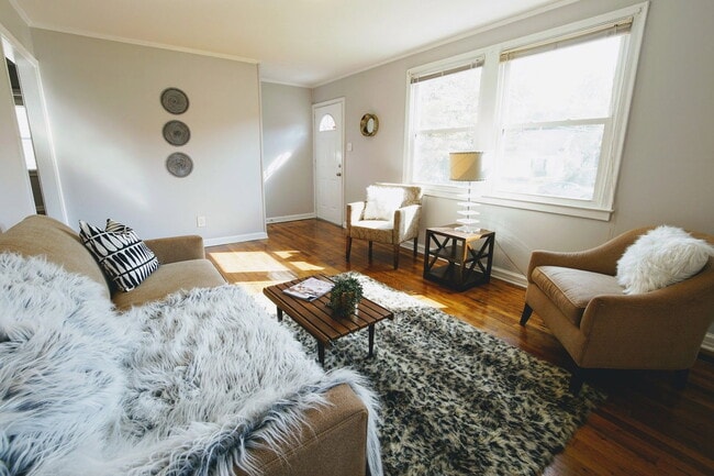 Building Photo - 3907 Peyton Ave