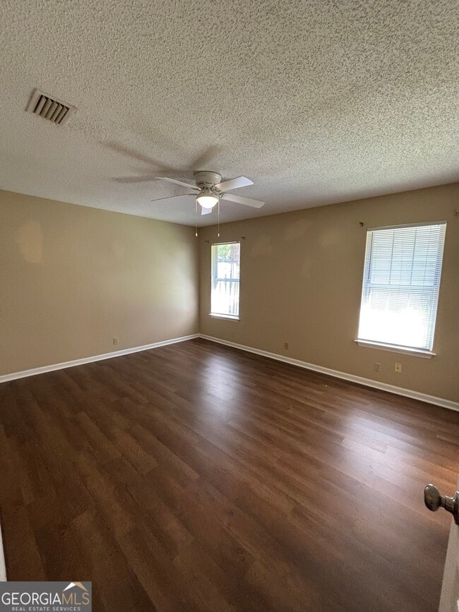 Building Photo - 107 Elliott Way