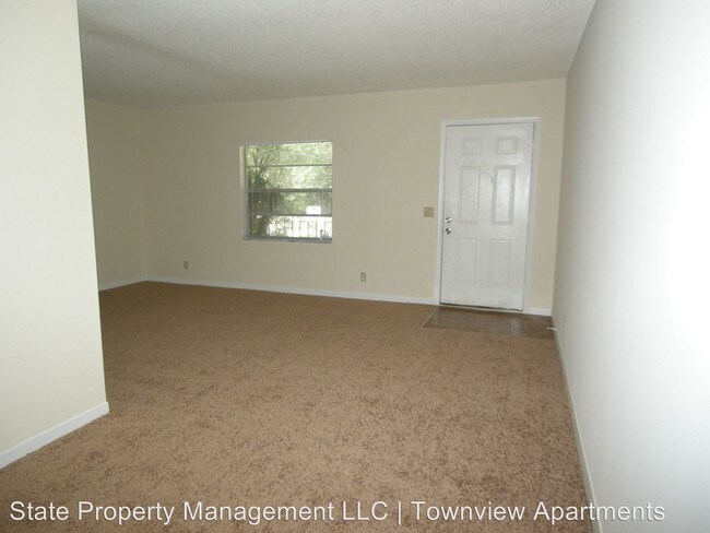 Building Photo - 38112 Townview Ave