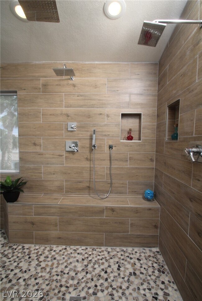 Building Photo - 268 Single Petal St