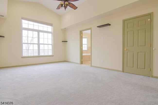 Building Photo - 3027 King Ct