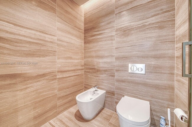 Building Photo - 5775 Collins Ave