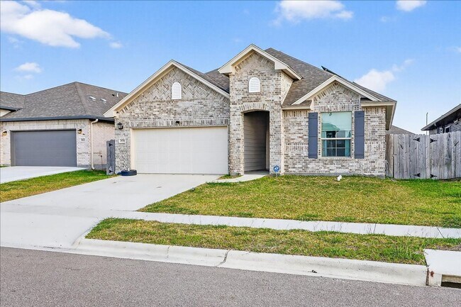 Building Photo - 2614 Vista del Sol