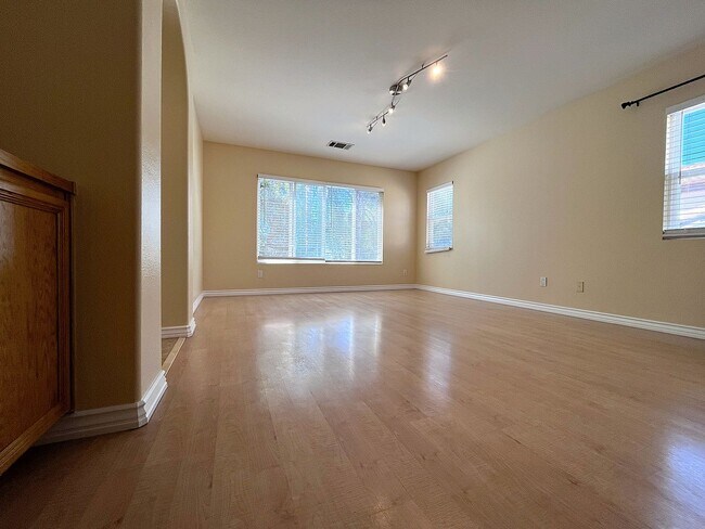 Building Photo - 6079 Paseo Pradera