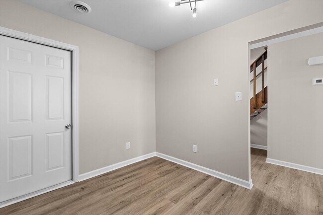Building Photo - Stylish Living Meets Ultimate Convenience in This 3BR/2.5BA Ocean Lakes Townhome!