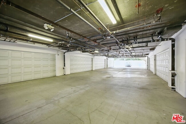 Building Photo - 2125 S Bentley Ave