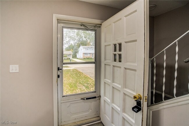 Building Photo - 38109 Poplar Dr