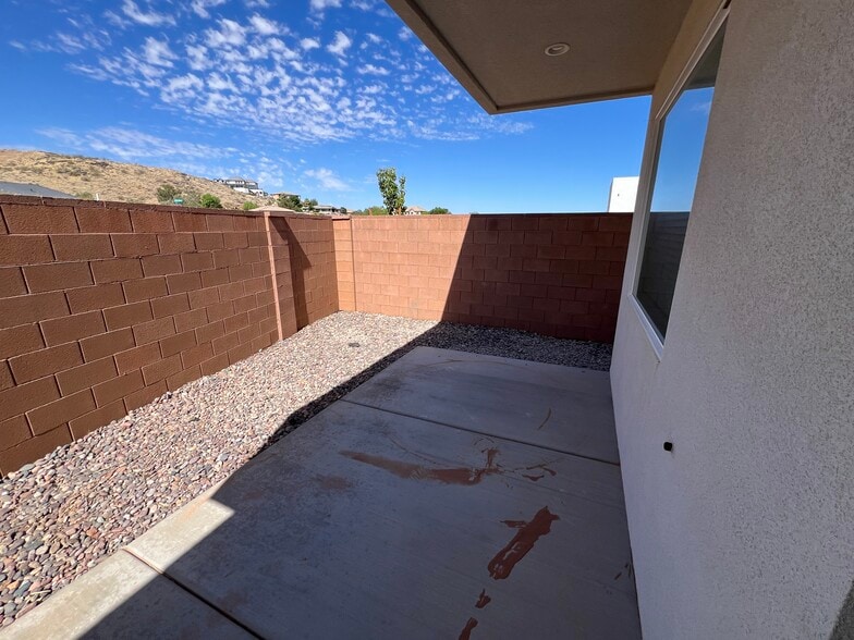 Building Photo - 2213 W 320 S