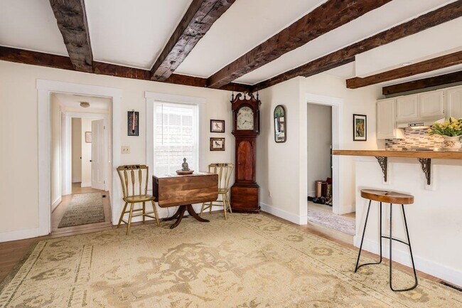 Building Photo - 5 McDaniel Rd