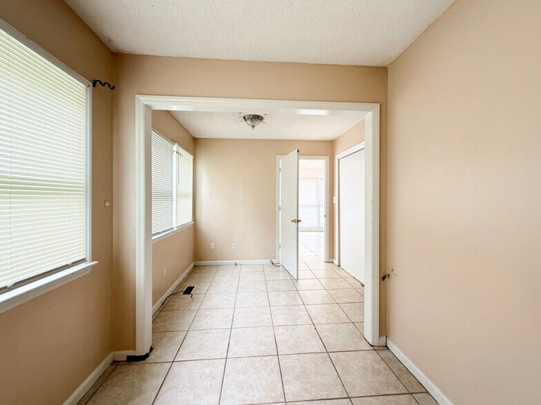 Building Photo - 1408 Imperial Dr