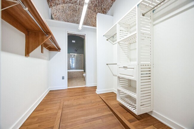 Building Photo - 105 S 12th St