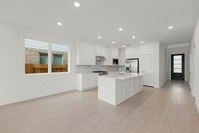 Building Photo - 6411 Symphony Wave Dr