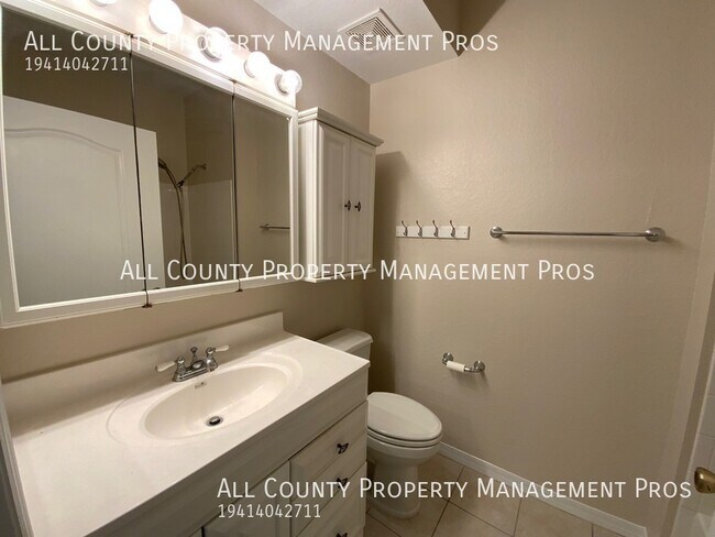 Building Photo - 4156 Central Sarasota Pkwy