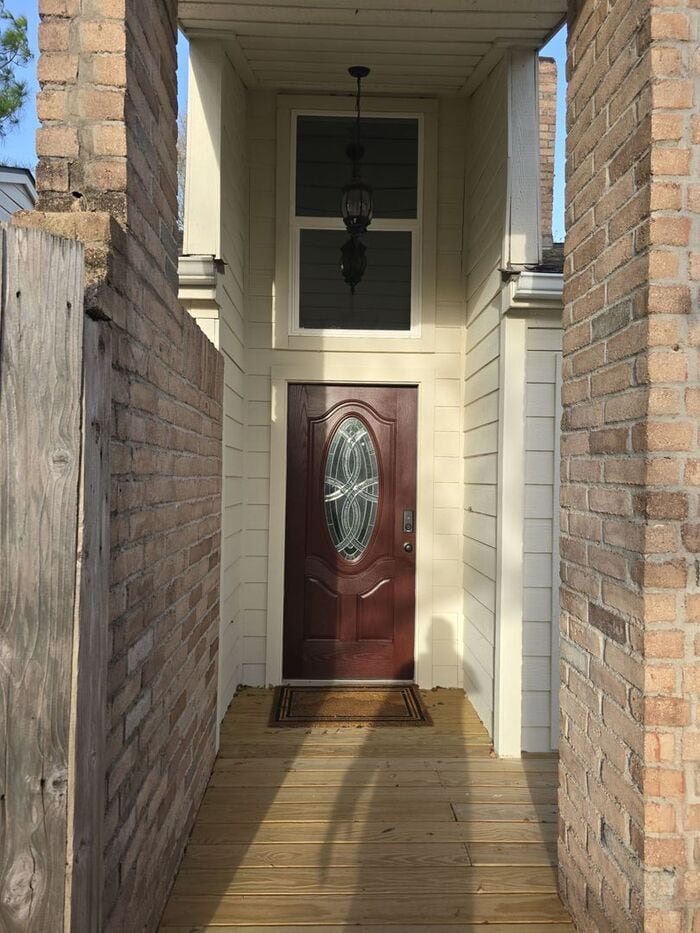 Building Photo - 2102 Gray Falls Dr