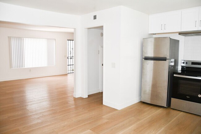 Building Photo - Valencia (994)