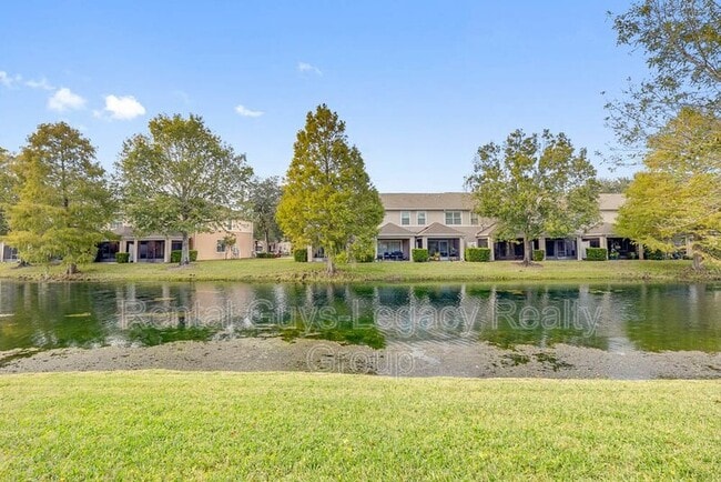 Building Photo - 5868 Pavilion Dr