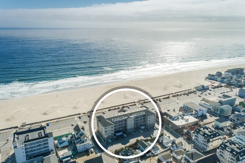 Building Photo - 83 Ocean Blvd