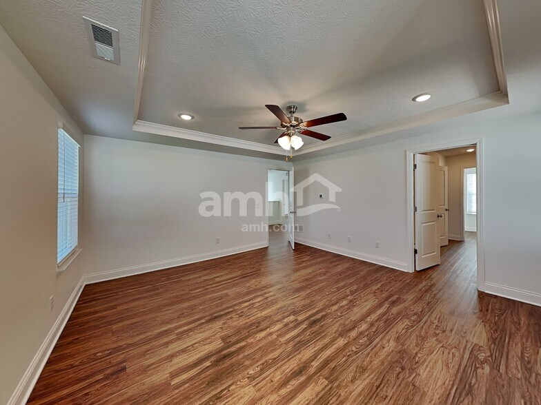 Building Photo - 8421 Northpoint Dr