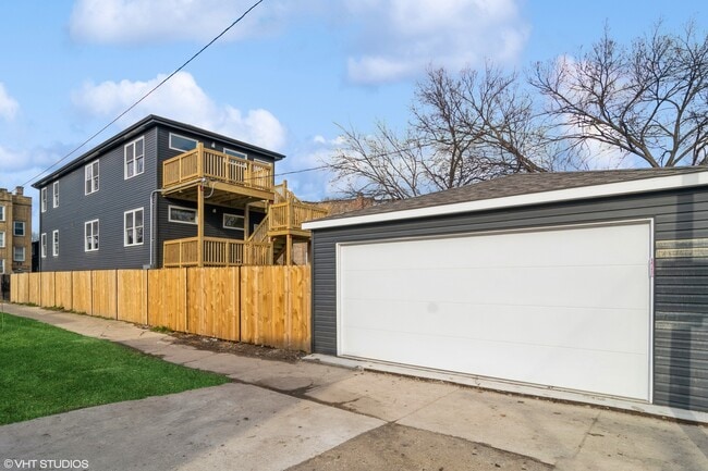 Building Photo - 1101 N Lawndale Ave