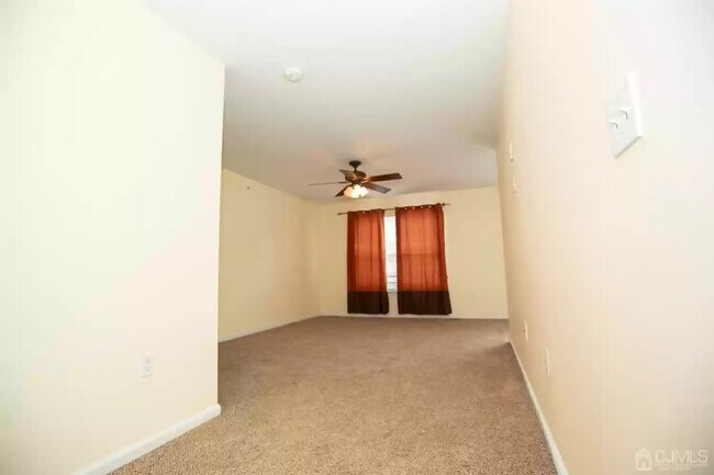 Building Photo - 45 Forest Dr
