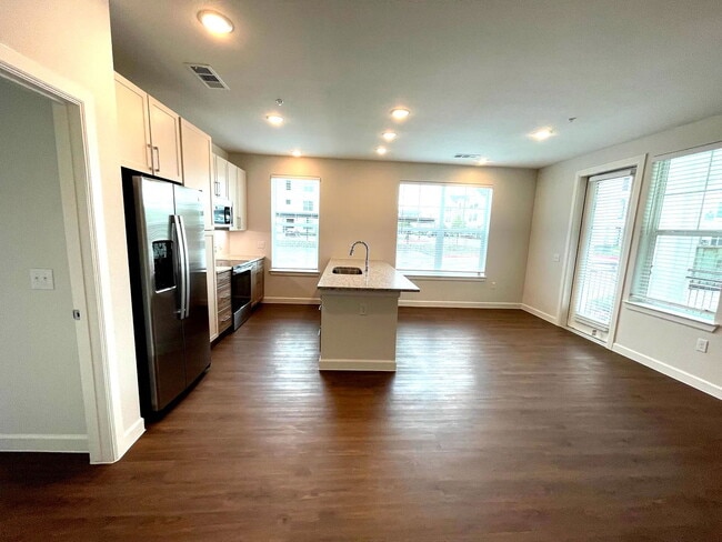 Building Photo - 2300 N Friendship Rd