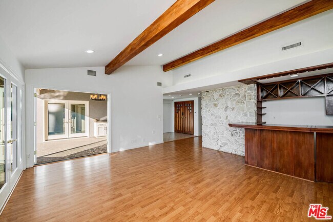 Building Photo - 3115 Dona Susana Dr