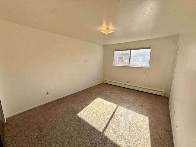 Building Photo - ***MOVE-IN SPECIAL 2 WEEKS FREE***2 Bed, 1.5 Bath Duplex for Rent in Fort Collins!