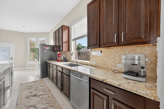 Building Photo - 7203 Thornmeadow Ln