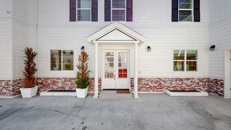 Building Photo - 4225 Ince Blvd