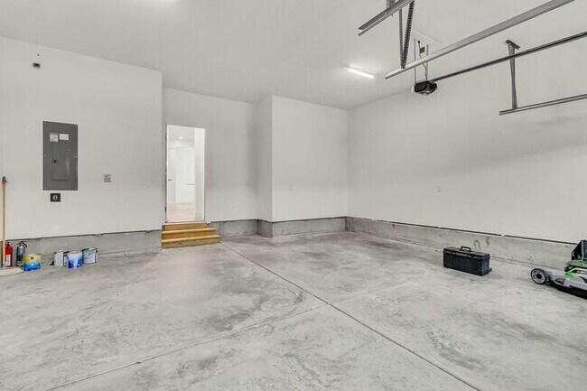 Building Photo - 102 True Blue Lp