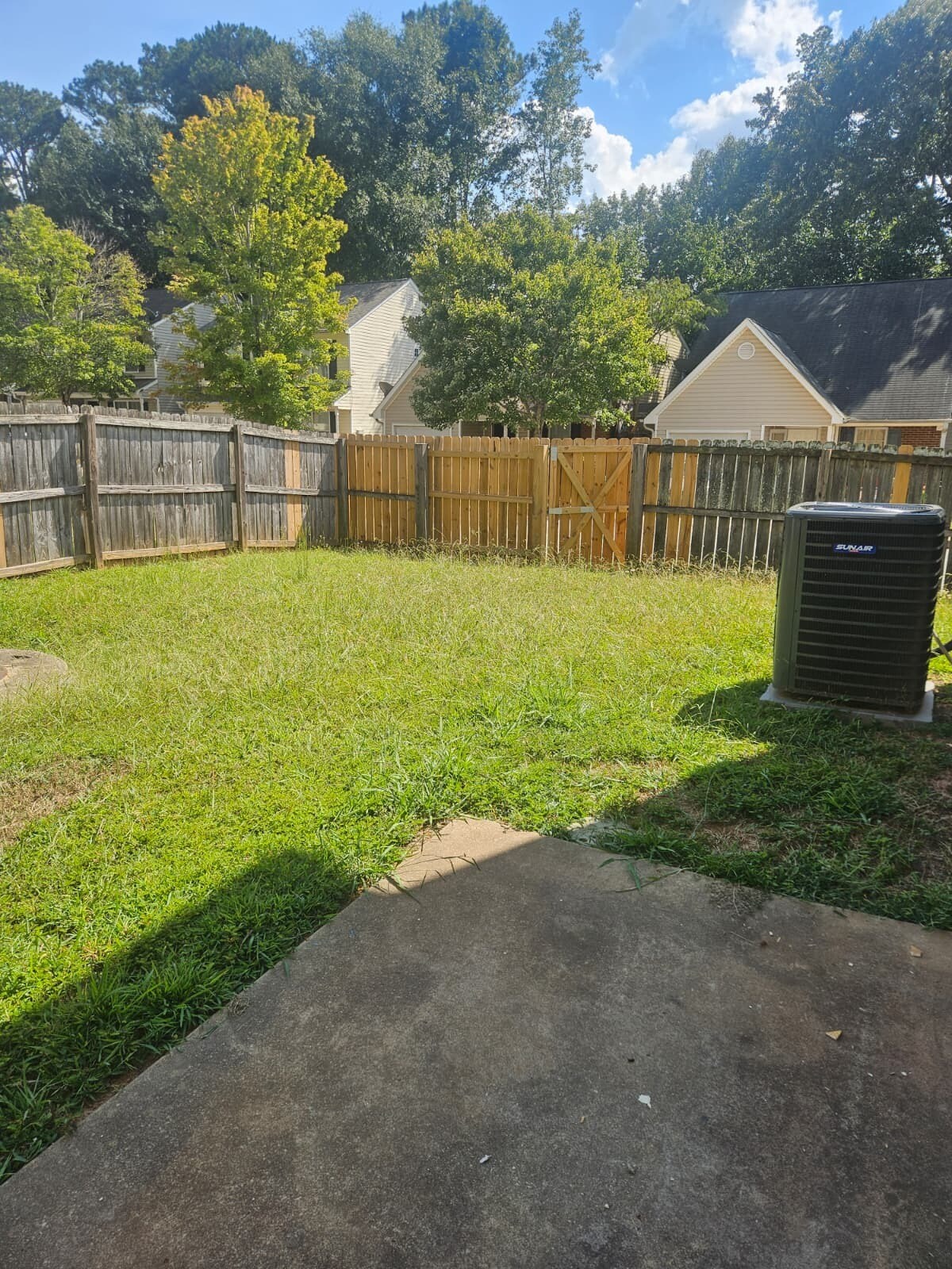 Building Photo - 500 Jaclyn Cir
