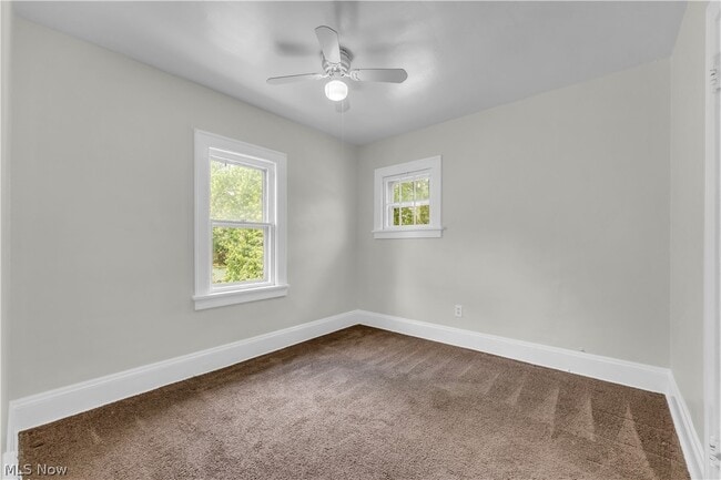 Building Photo - 954 E 239th St