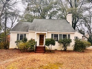 Building Photo - Charming 2 Bedroom 1 Bath in Wales Garden