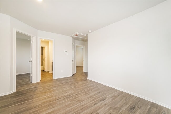 Building Photo - 1228 Narrow Hts Dr