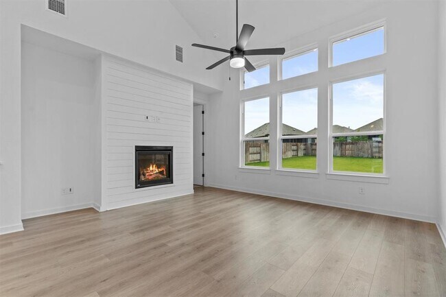 Building Photo - 547 Billowing Way