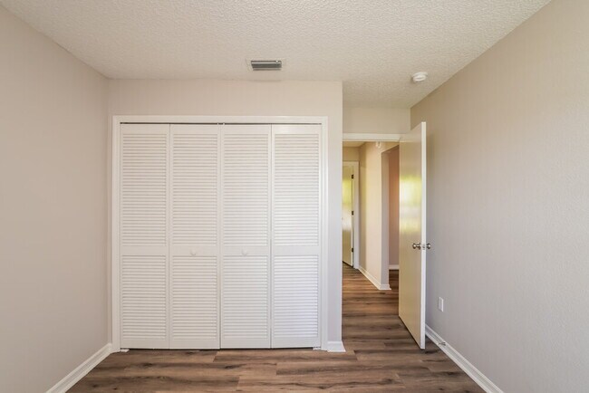 Building Photo - 2499 Lake Jackson Cir