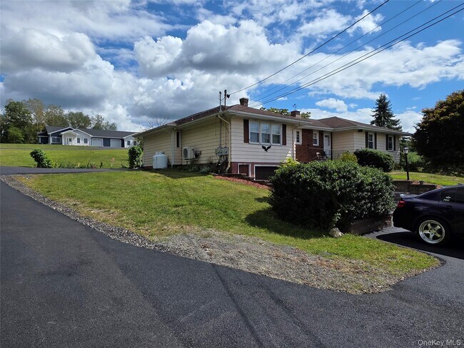 Building Photo - 410 Plattekill Ardonia Rd