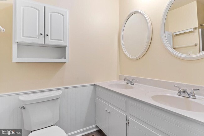 Building Photo - 4111 Nantucket Dr